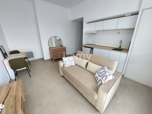 Studio location à Quartier La Sousto, Saint-Rémy-de-Provence