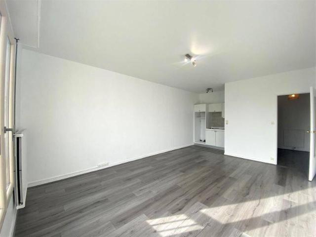 Studio location à Centre Ville - La Fayette - Eblé, Angers