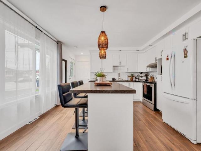 Apartment for rent in La Haute-Saint-Charles, Québec