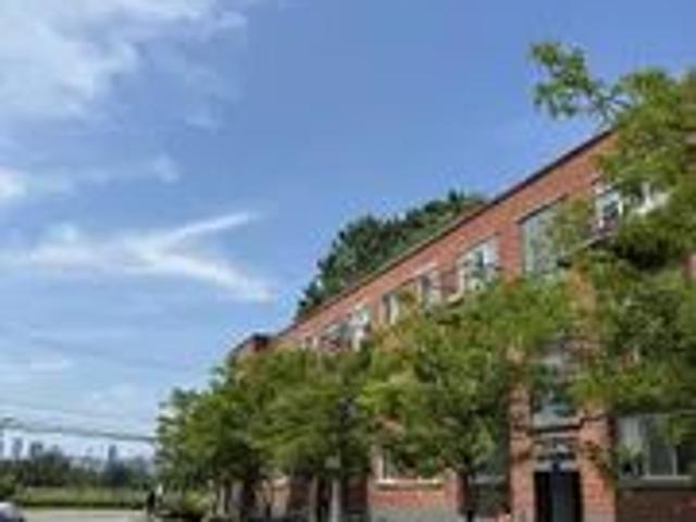 Apartment for rent in Saint-lambert, Quebec