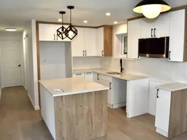 Apartment for rent in Saint-Constant, Montérégie