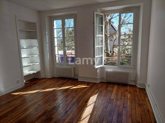 Appartement location à La Bourgogne, Viroflay