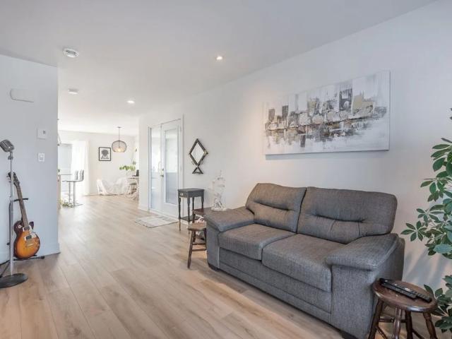 Apartment for rent in Le Christ Roi, La Prairie