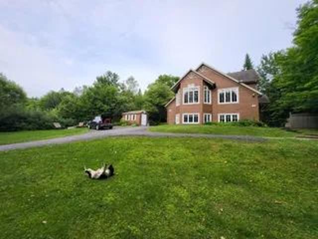 Apartment for rent in Lac-beauport, Quebec