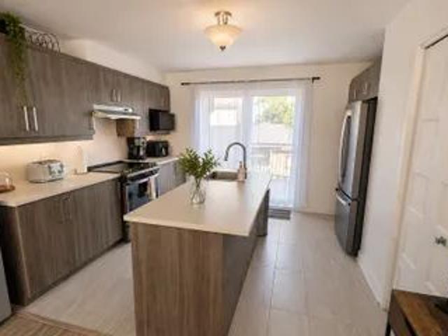 Apartment for rent in Les Moulins, Quebec