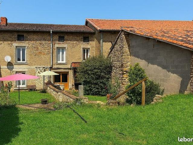 Appartement vente à Rochechouart, Les Salles-lavauguyon