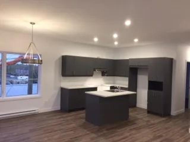Apartment for rent in Saint-Constant, Montérégie
