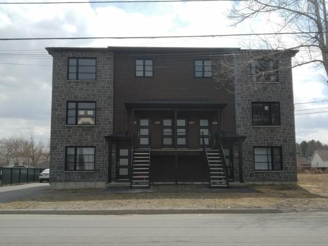 Apartment for rent in Saint-lin, Quebec