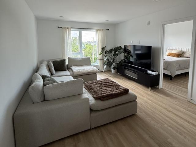 Apartment for rent in Saint-sulpice, Quebec