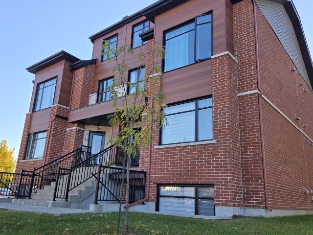 Apartment for rent in Sainte-rose, Quebec