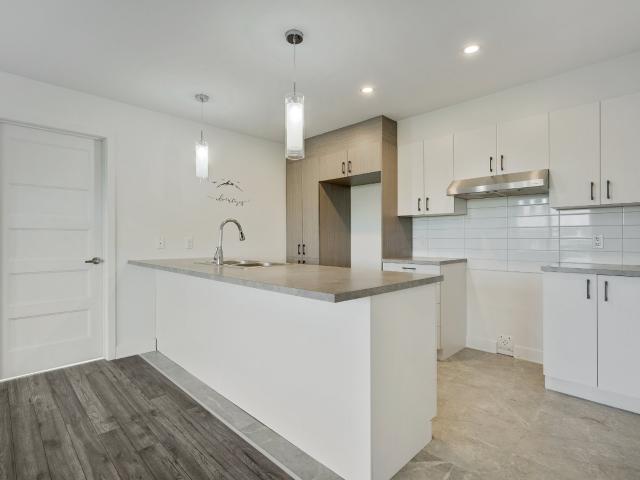 Apartment for rent in Les Jardins-de-napierville, Quebec