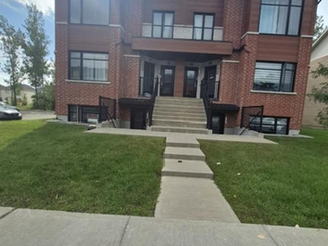 Apartment for rent in Sainte-rose, Quebec