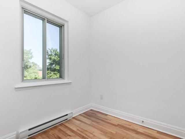 Apartment for rent in Mont-royal, Quebec