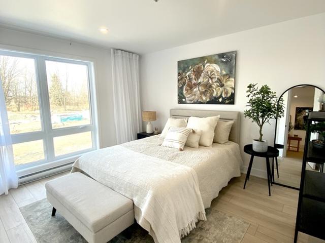 Apartment for rent in Saint-sulpice, Quebec