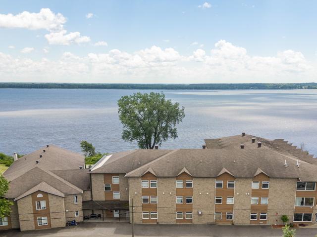 Apartment for rent in Mauricie, Quebec