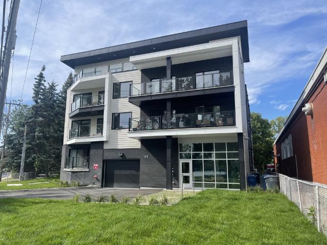 Apartment for rent in Laval-des-rapides, Quebec
