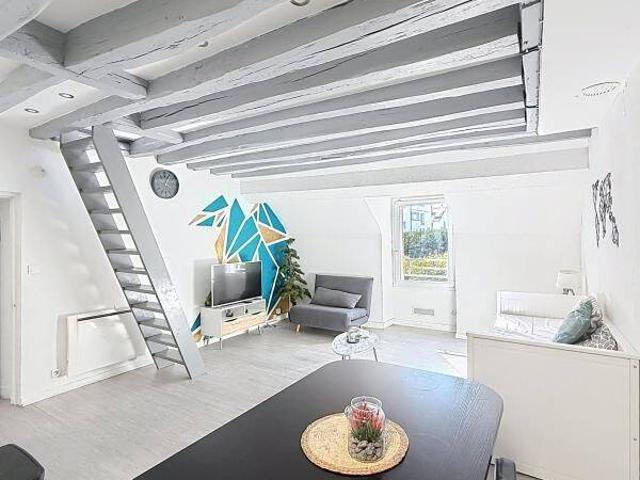 Studio location à Cour Mathou, Gouvernes
