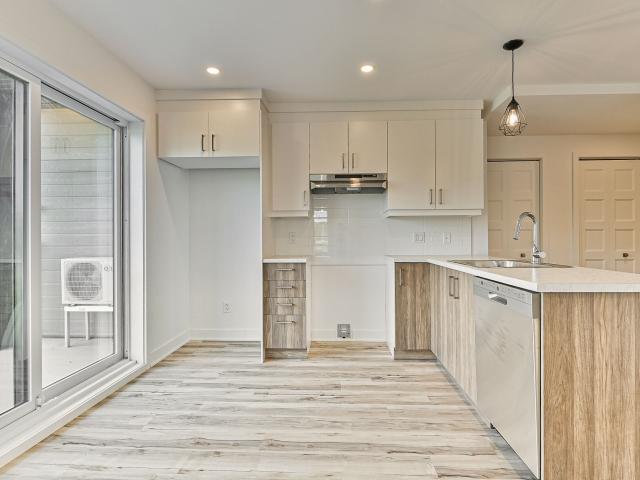 Apartment for rent in Saint-lin, Quebec