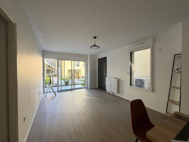 Appartement location à Le Bout des Ponts-Est, Amboise