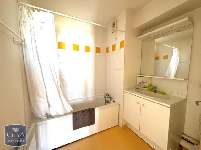 Studio location à Valence
