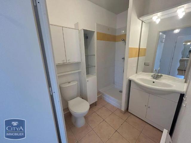 Studio location à Alès, Saint-privat-des-vieux