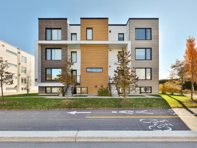 Apartment for rent in Les Moulins, Quebec