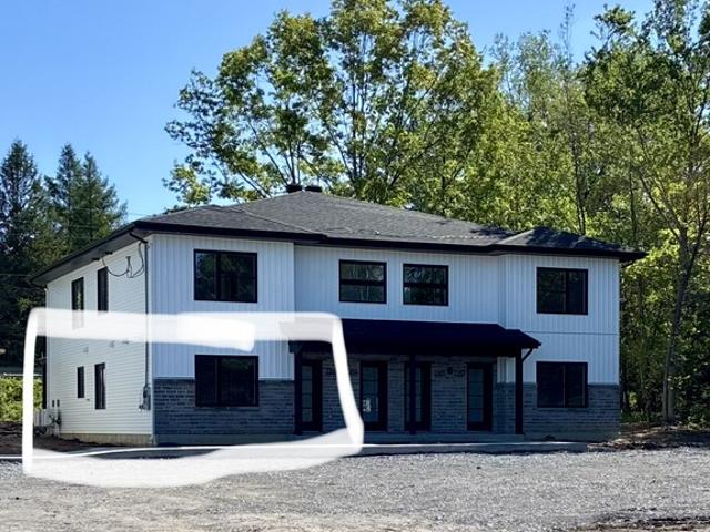Apartment for rent in Les Jardins-de-napierville, Quebec