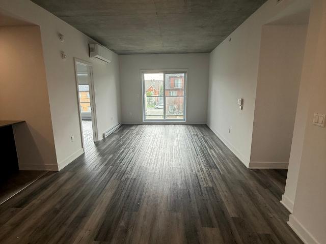 Apartment for rent in Pointe-claire, Quebec