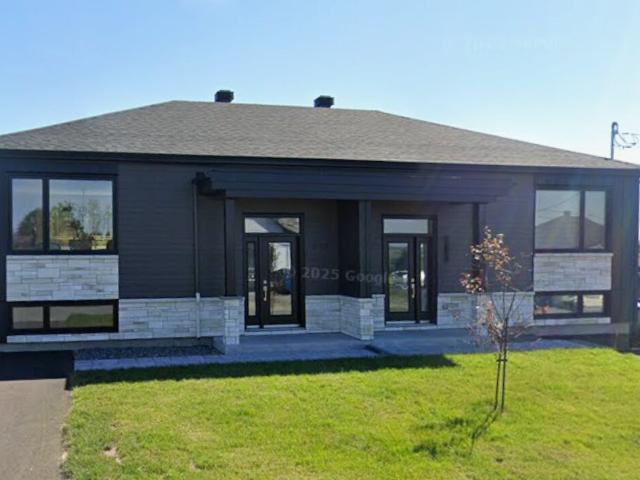 Apartment for rent in Robert-cliche, Quebec