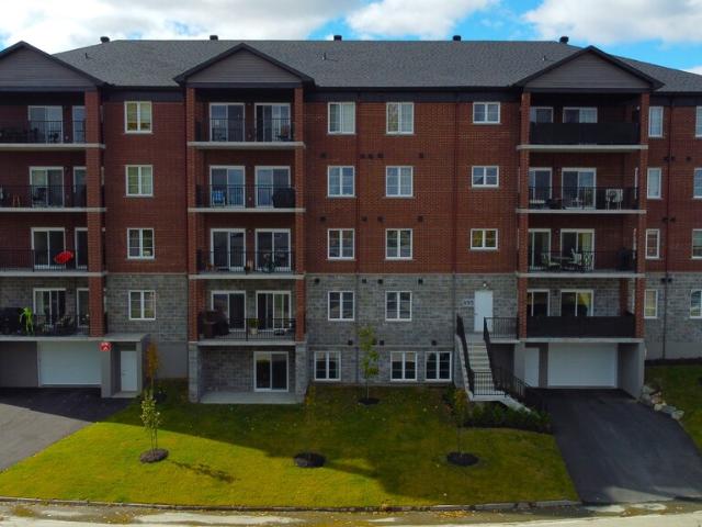 Apartment for rent in Memphrémagog, Quebec