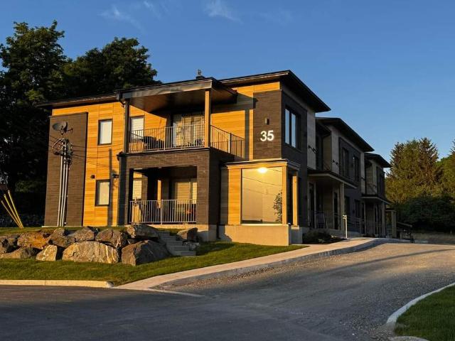 Apartment for rent in Saint-anselme, Quebec