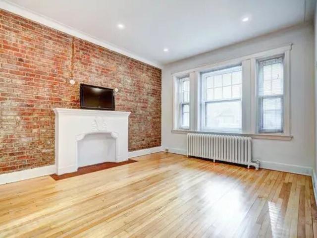 Apartment for rent in St. Leonard's, Quebec