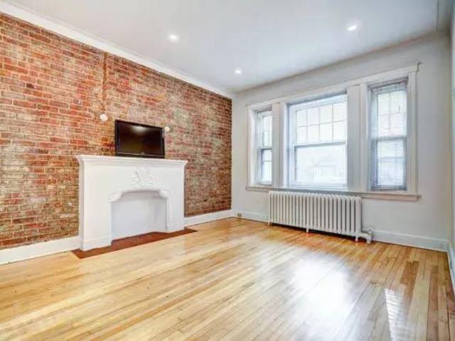 Apartment for rent in St. Leonard's, Quebec