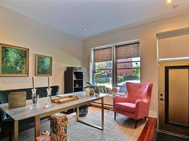 Apartment for rent in Mont-royal, Quebec