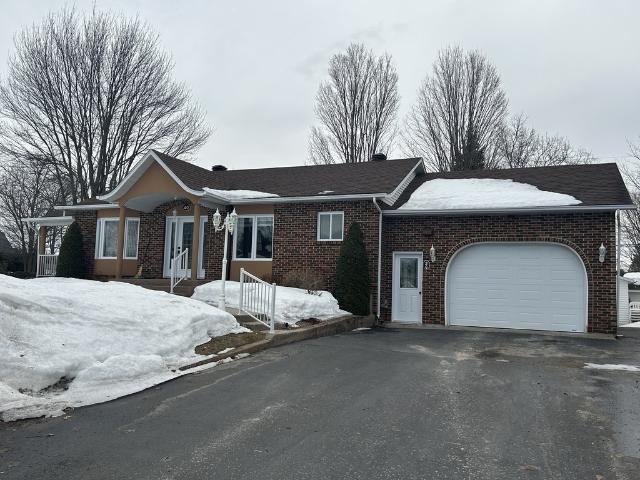 Apartment for rent in Sainte-mélanie, Quebec