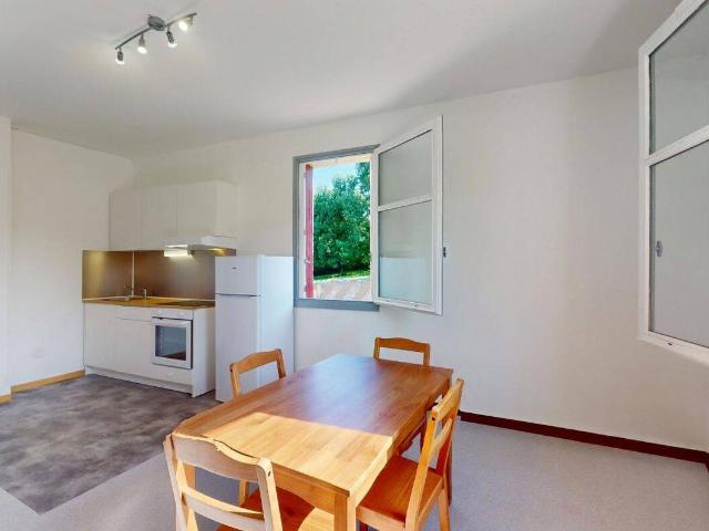 Studio location à Saint-Amans, Salmiech