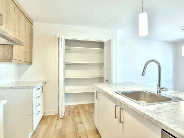 Apartment for rent in St-jacques, Quebec
