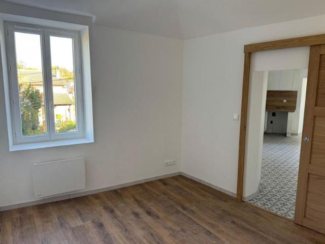 Appartement location à Les Cayrades, Courry