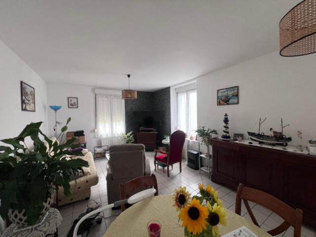 Appartement location à Le Bois, Seiches-sur-le-Loir