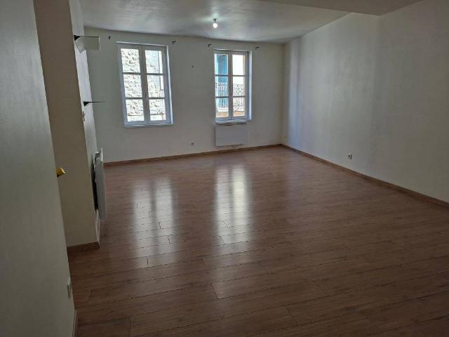 Appartement location à Lotissement la Combasse, Saint-Étienne-du-Valdonnez