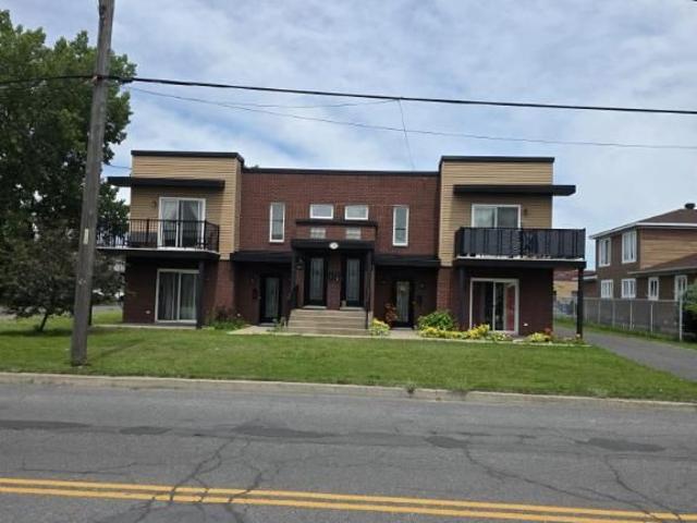 Apartment for rent in Pierre-de Saurel, Quebec