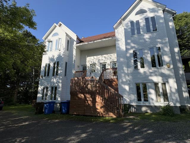 Apartment for rent in Sainte-adèle