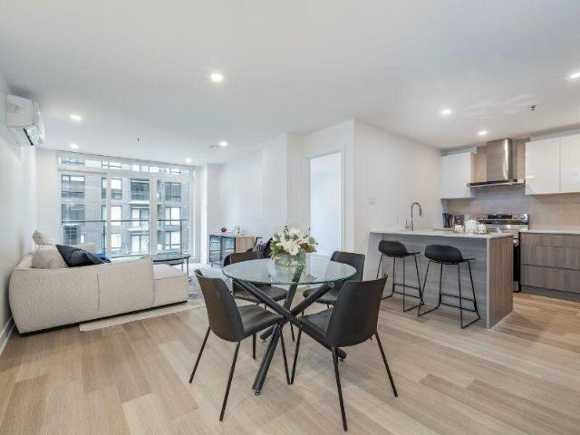 Apartment for rent in Pointe-claire, Quebec