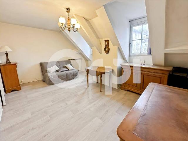 Studio location à Centre ville, Senlis