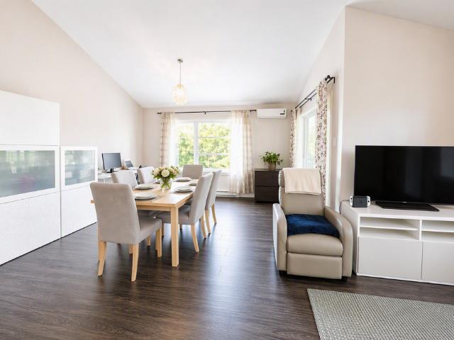 Apartment for rent in Laval-des-rapides, Quebec