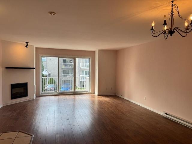 Apartment for rent in Sainte-dorothee, Quebec