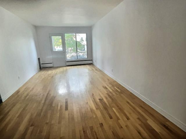 Apartment for rent in Dorval, Quebec