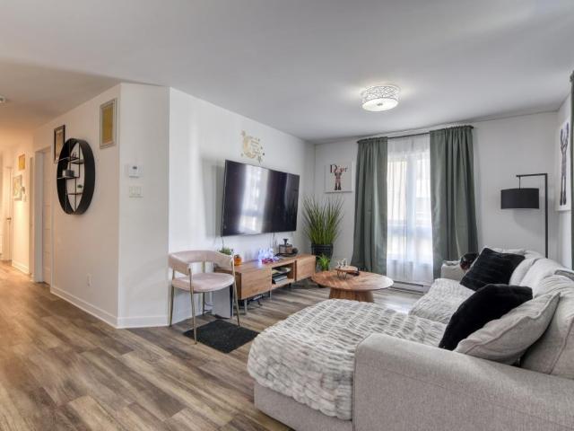 Apartment for rent in Sainte-dorothee, Quebec
