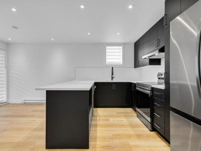 Apartment for rent in Laval-des-rapides, Quebec