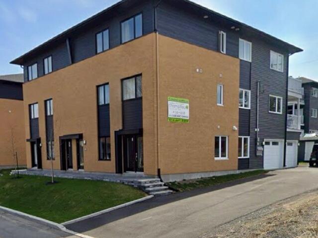 Apartment for rent in Sainte-rose, Quebec